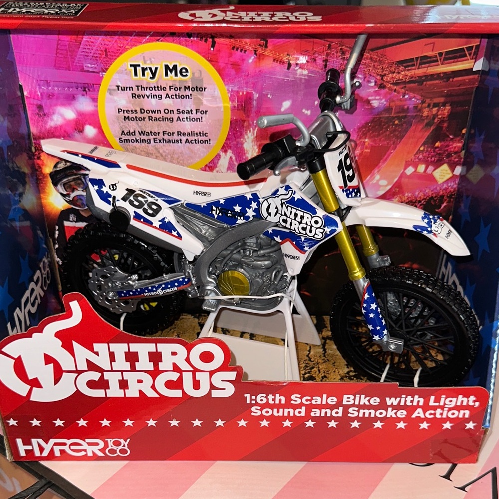 1:6 Scale Bike with Light, Sound and Smoke Action - White and Blue BNWT